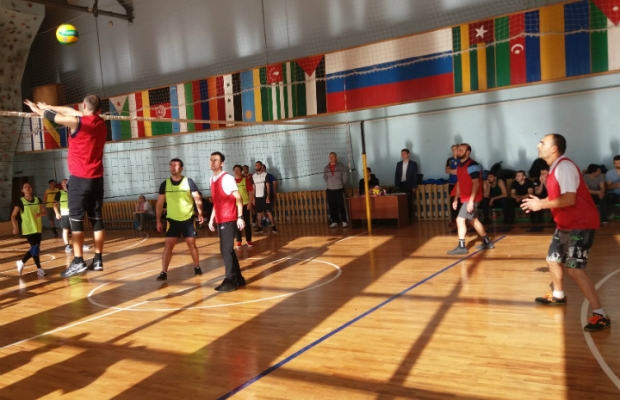 В Ростове-на-Дону в честь Дня народного единства состоялся межнациональный турнир по волейболу